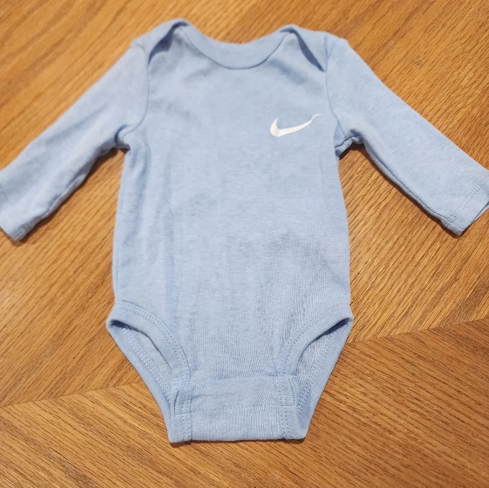 NIKE 4 Piece Bundle Blue/white Baby Boy Set, size 3M - Picture 4 of 8